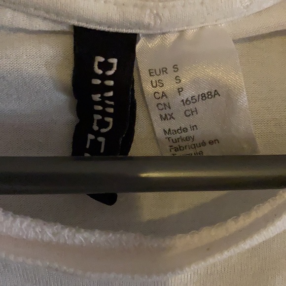 T-Shirt (H&M) - Picture 2 of 5